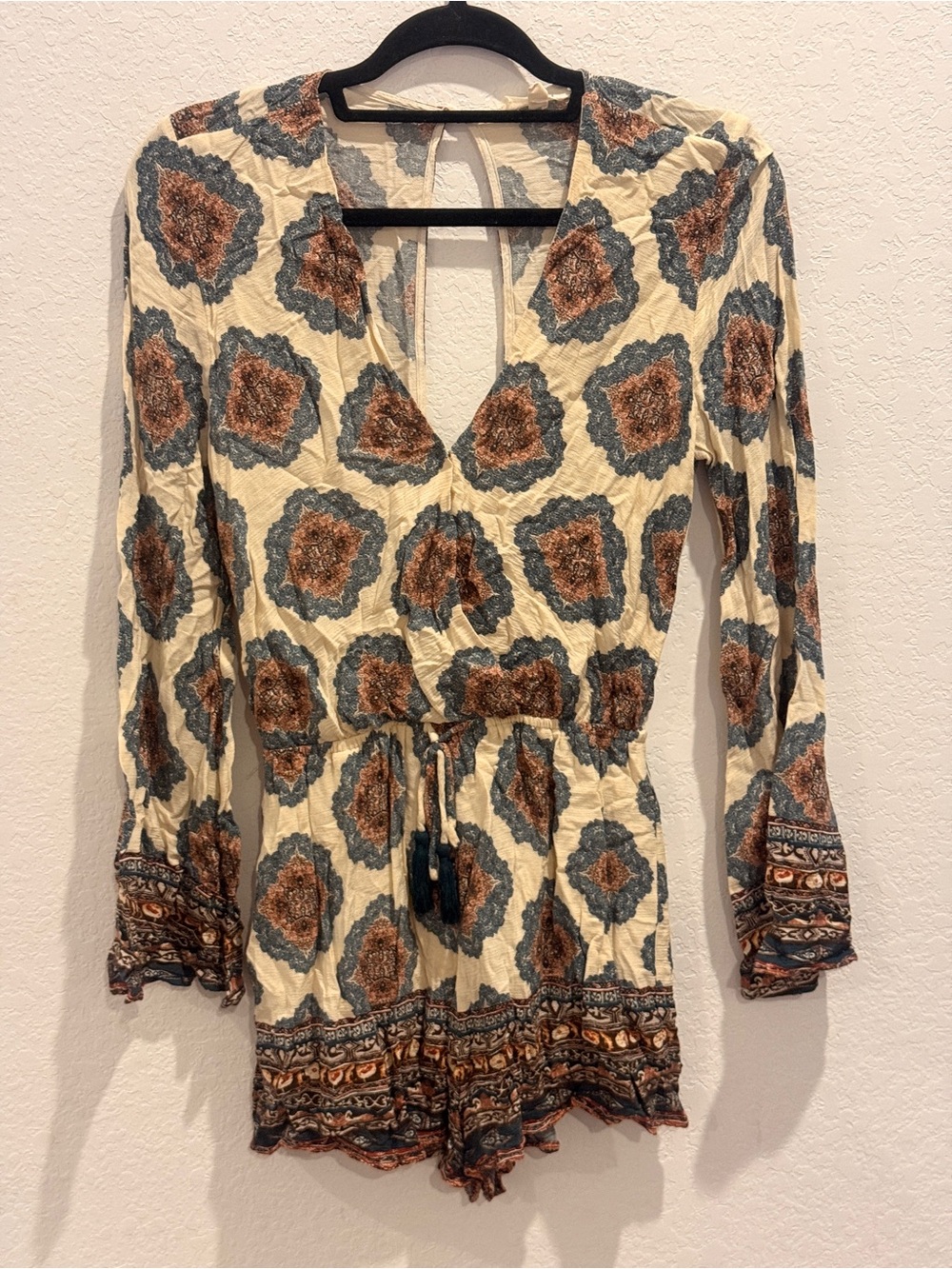 ILLA ILLA Cream and Black Mixed-Texture Top